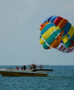 parasailing-64649_1280